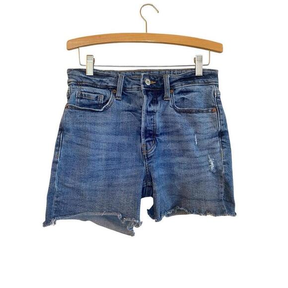 Old Navy Destressed Demim Shorts Sz.6 - Picture 1 of 3